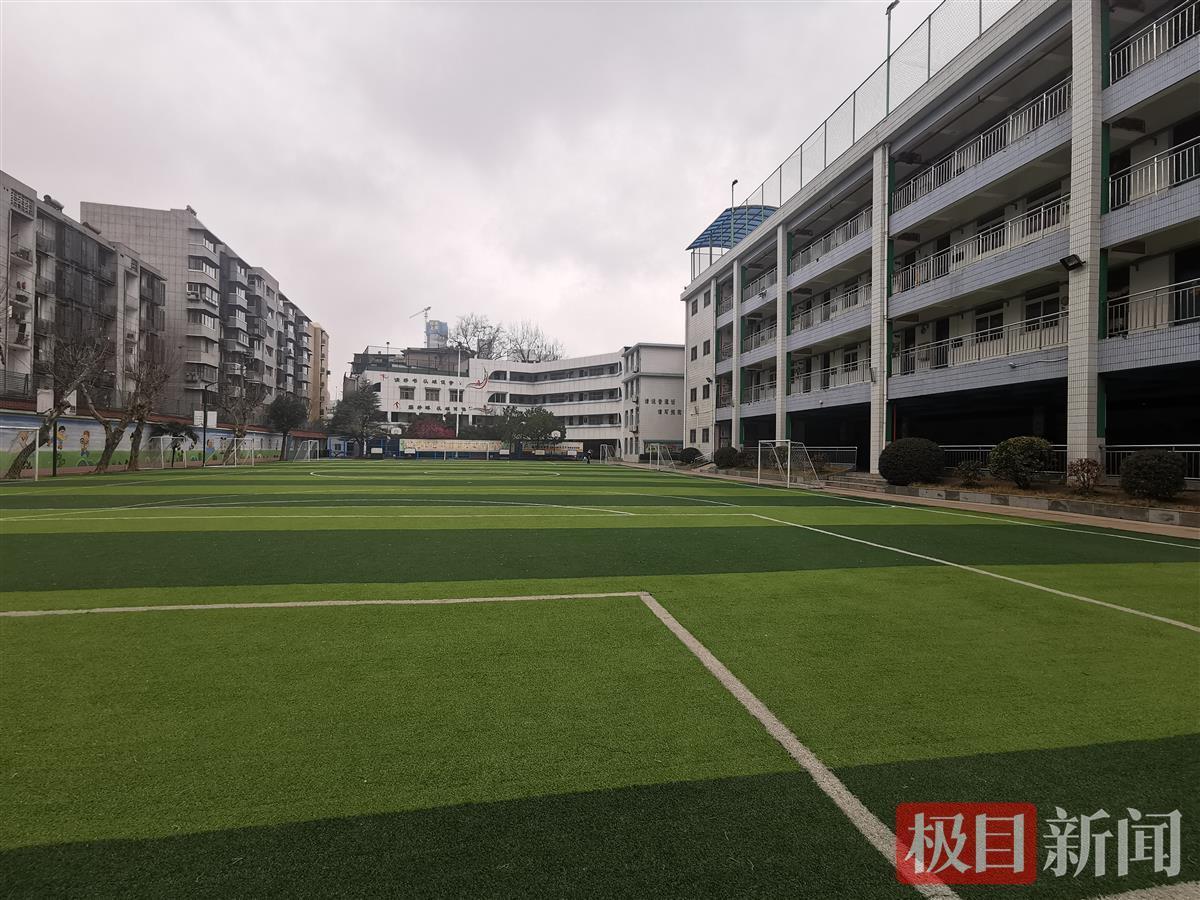 中小学足球冠军_小学足球冠军的说说_全国小学足球冠军